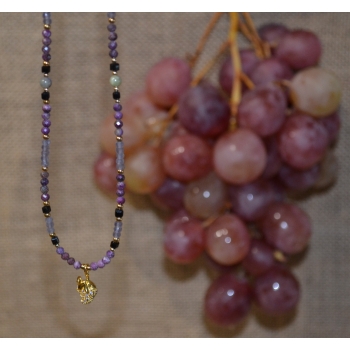 Naszyjnik handmade z czarnym turmalinem , czaritem i kocim okiem .